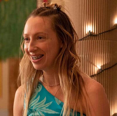 Pen15 Anna Kone Costume Guide, Pen15 Anna Outfits