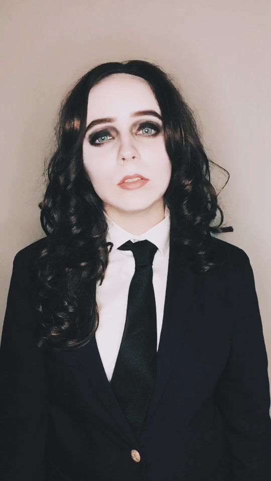 TikTok video of the Vanya Hargreeves From The Umbrella Academy Halloween Costume by Grey
