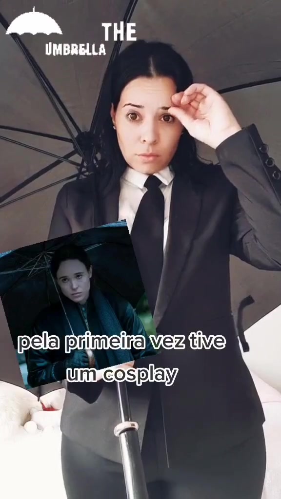TikTok video of the Vanya Hargreeves From The Umbrella Academy Halloween Costume by Inspetora Cih