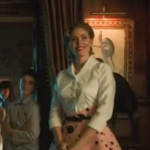 Grace Hargreeves Robot Mom Umbrella Academy Halloween Costume Guide