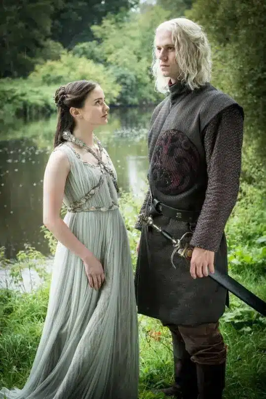 Lyanna Stark and Rhaegar Targaryen together in Game of Thrones, reference for a couples Halloween costume