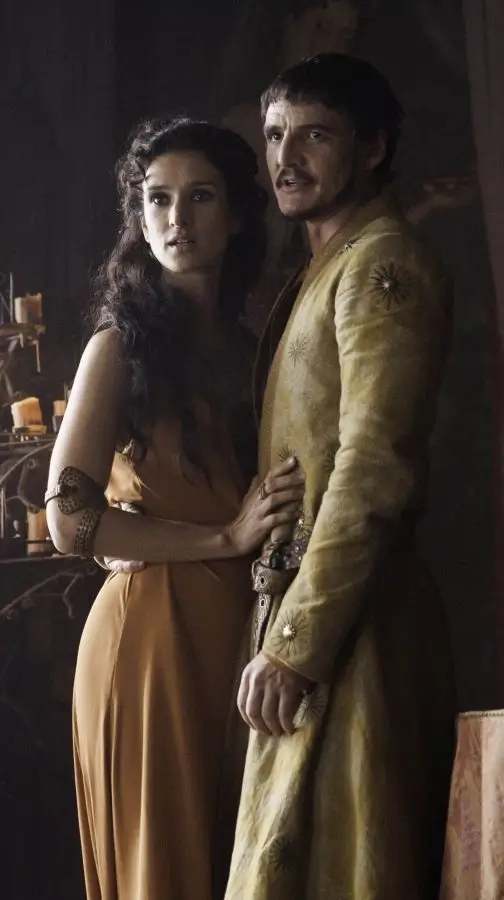 Oberyn Martell and Ellaria Sand in Game of Thrones showing the couples costume pairing and their Dornish aesthetic