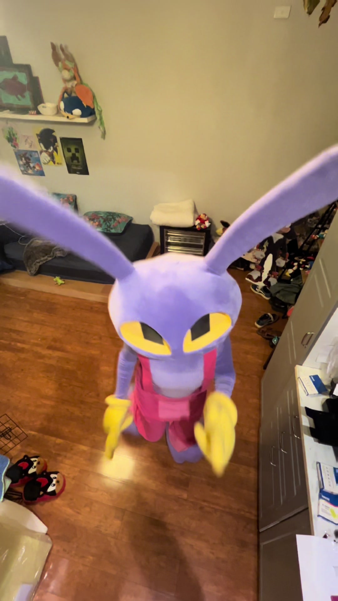 Jax did that one trend or something Please say thank you to my mum who filmed the top view 🙂‍↕️🙏 #jax #theamazingdigitalcircus #tadc #cosplay #jaxcosplay