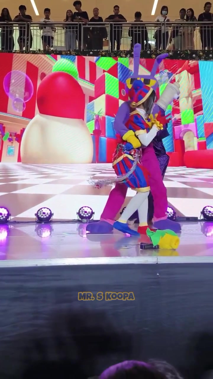 Our performance skit at Cosplay Competition as Pomni and Jax, collaboration with @msvanica #fypシ゚ #fyppppppppppppppppppppppp #cosplay #pomni #jax #theamazingdigitalcircus #tadc #foryoupage #tadccosplay